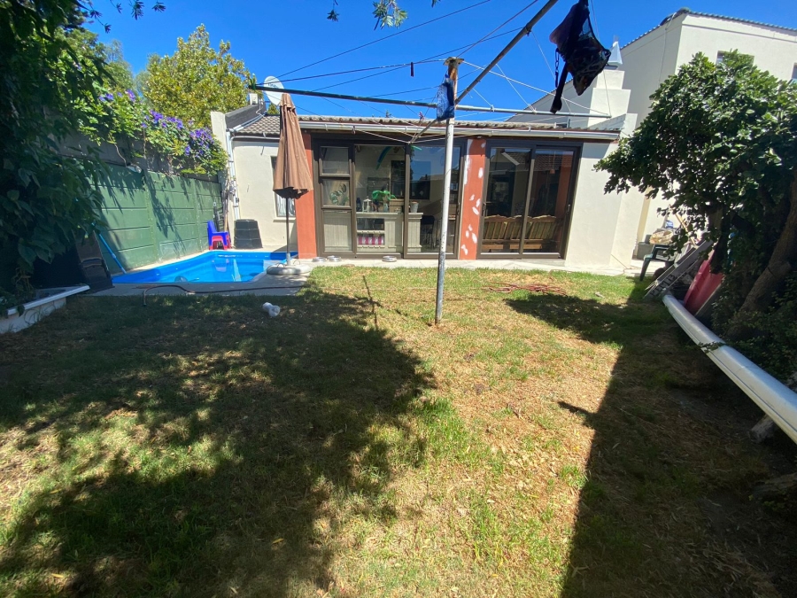 To Let 2 Bedroom Property for Rent in Table View Western Cape